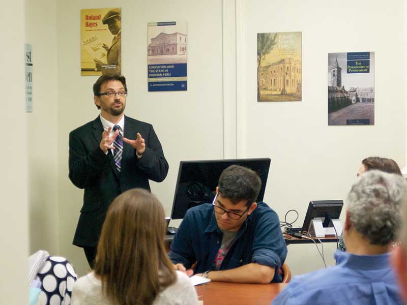 gregory smithers teaching a class at v.c.u.